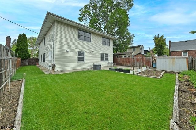 23 Ward St, Fair Lawn Boro, NJ 07410