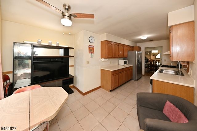 23 Ward St, Fair Lawn Boro, NJ 07410