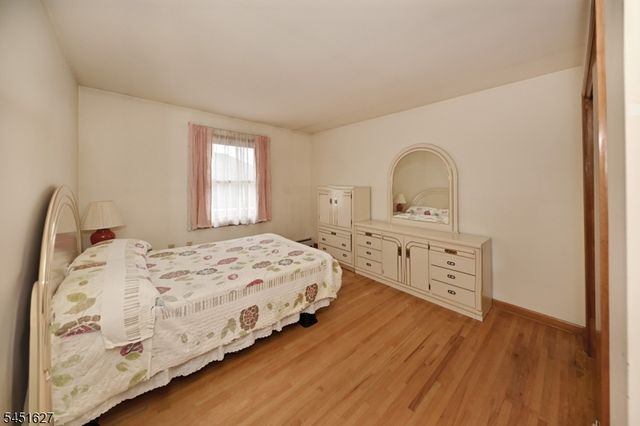 23 Ward St, Fair Lawn Boro, NJ 07410