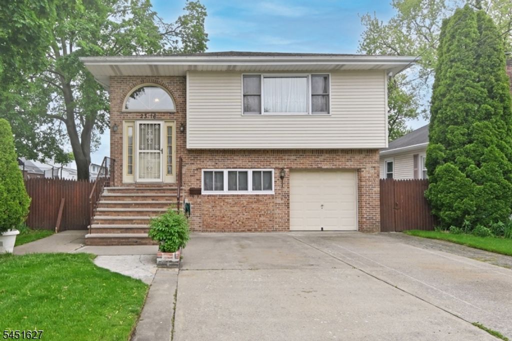 23 Ward St, Fair Lawn Boro, NJ 07410