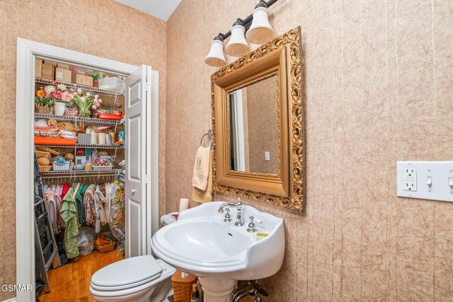 207 Fallen Oak Circle, Seymour, TN 37865