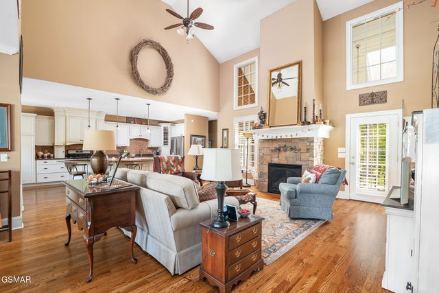 207 Fallen Oak Circle, Seymour, TN 37865