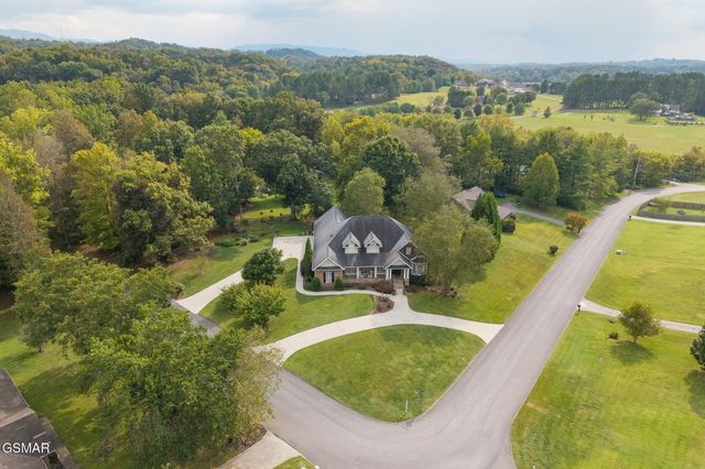 207 Fallen Oak Circle, Seymour, TN 37865