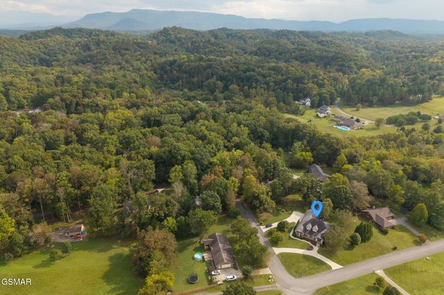 207 Fallen Oak Circle, Seymour, TN 37865