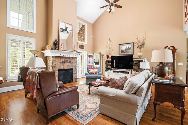 207 Fallen Oak Circle, Seymour, TN 37865