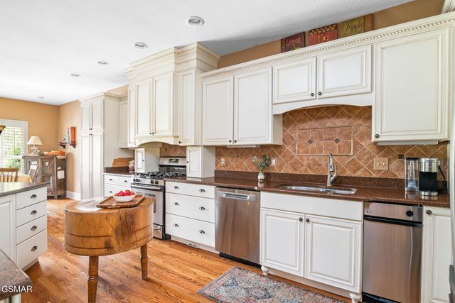 207 Fallen Oak Circle, Seymour, TN 37865