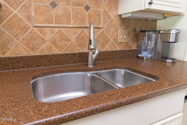 207 Fallen Oak Circle, Seymour, TN 37865