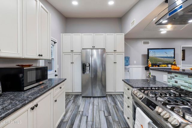 1231 Bluebell Street, Oxnard, CA 93036