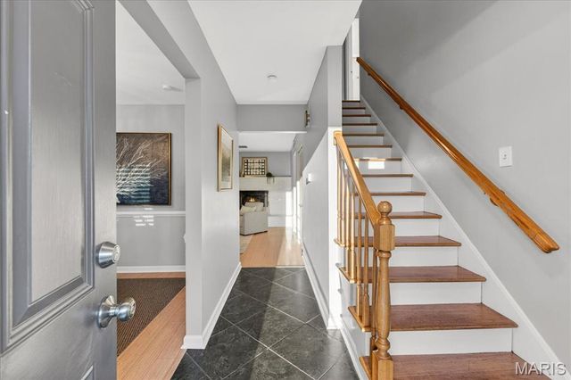 1254 Bonheur Drive, St Louis, MO 63146