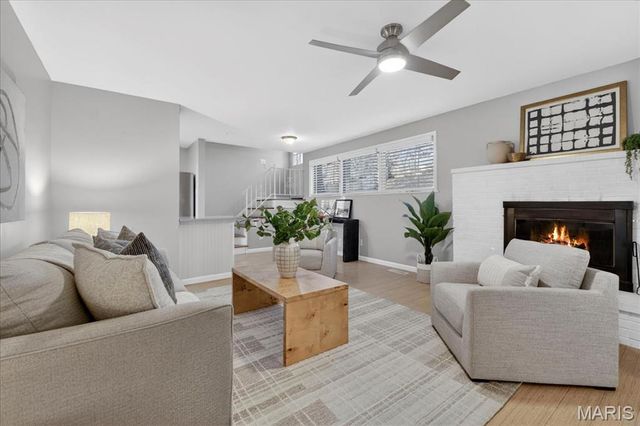 1254 Bonheur Drive, St Louis, MO 63146