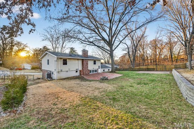 1254 Bonheur Drive, St Louis, MO 63146