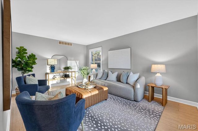 1254 Bonheur Drive, St Louis, MO 63146