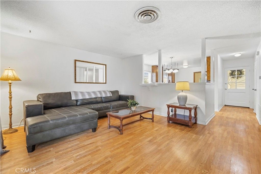 27117 Elias Avenue, Saugus, CA 91350 — photo 3