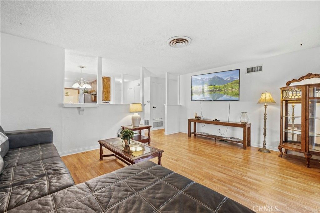27117 Elias Avenue, Saugus, CA 91350 — photo 4