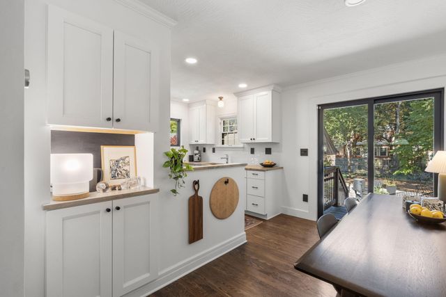 627 East University Street, Springfield, MO 65807