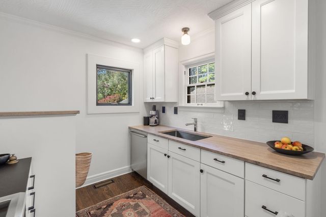 627 East University Street, Springfield, MO 65807