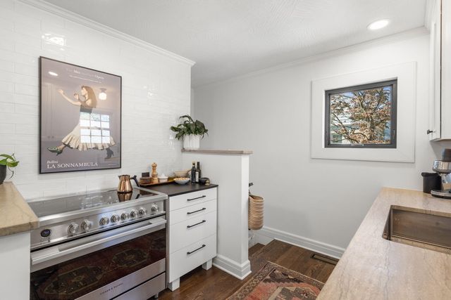 627 East University Street, Springfield, MO 65807