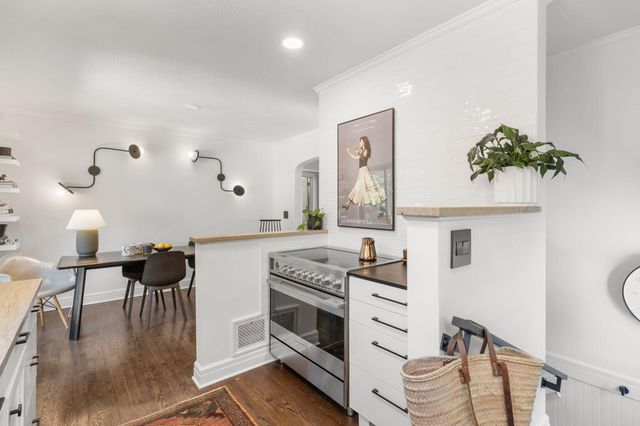 627 East University Street, Springfield, MO 65807