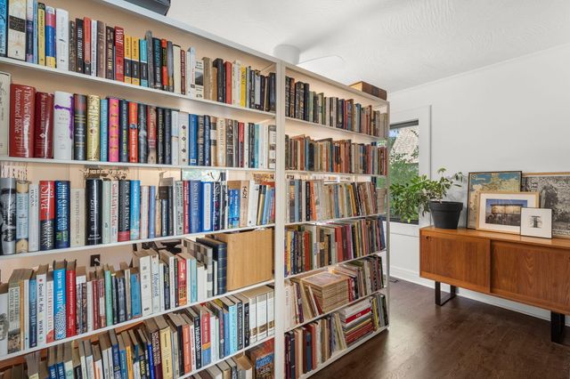 627 East University Street, Springfield, MO 65807