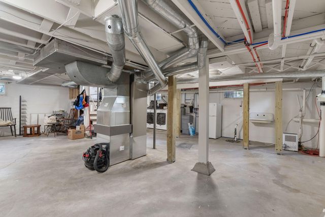 627 East University Street, Springfield, MO 65807