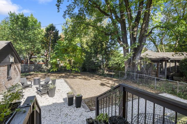 627 East University Street, Springfield, MO 65807