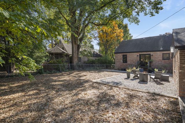 627 East University Street, Springfield, MO 65807