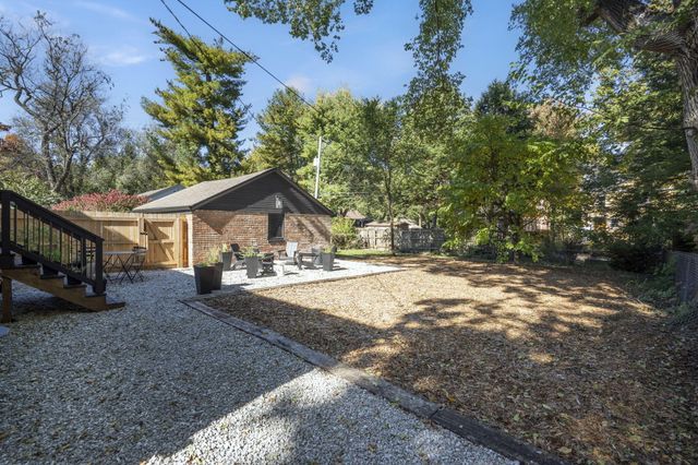 627 East University Street, Springfield, MO 65807