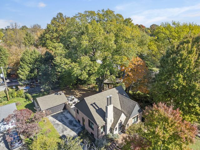 627 East University Street, Springfield, MO 65807