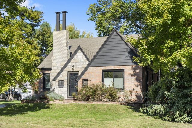 627 East University Street, Springfield, MO 65807