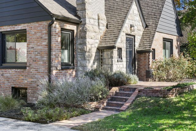 627 East University Street, Springfield, MO 65807