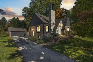 627 East University Street, Springfield, MO 65807