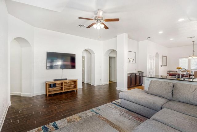 1697 Twin CV, Kyle, TX 78640