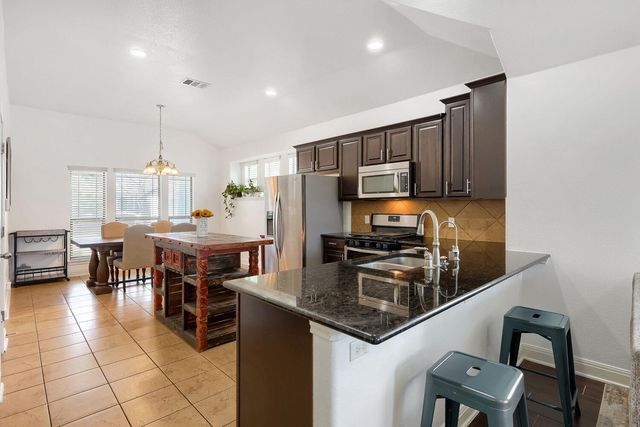 1697 Twin CV, Kyle, TX 78640