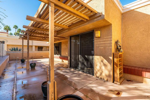 41705 Navarre Court, Palm Desert, CA 92260