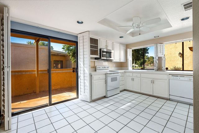 41705 Navarre Court, Palm Desert, CA 92260