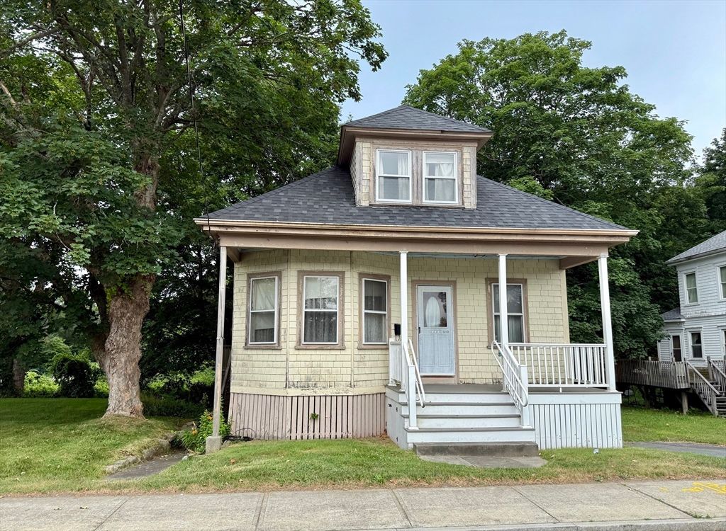 513 Slocum Rd, Dartmouth, MA 02747