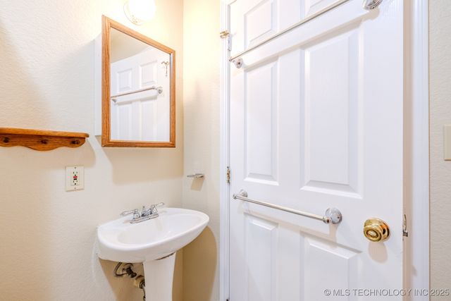 8850 W 151st Street S, Sapulpa, OK 74066