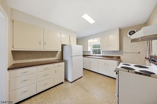 205 Glen Rd, Sparta Twp., NJ 07871