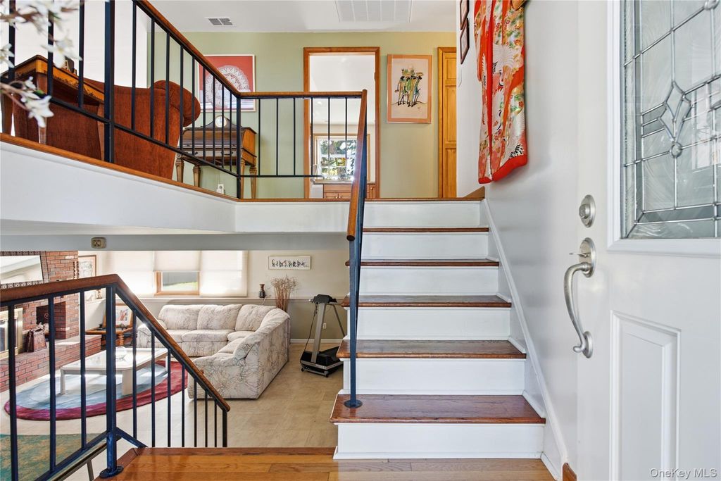 1 High Hill, East Setauket, NY 11733 — photo 4