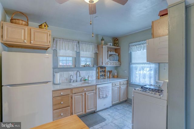 13 UNION, Smyrna, DE 19977