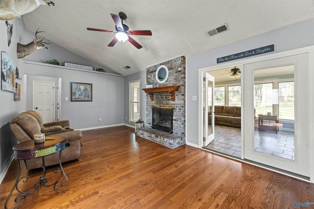 325 Bluff Drive NE, Hartselle, AL 35640