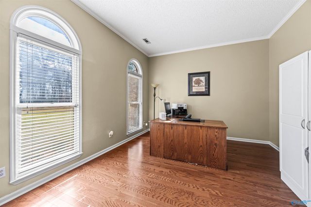 325 Bluff Drive NE, Hartselle, AL 35640