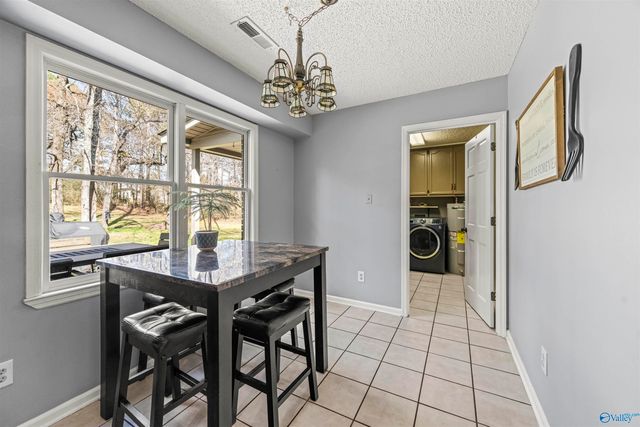 325 Bluff Drive NE, Hartselle, AL 35640