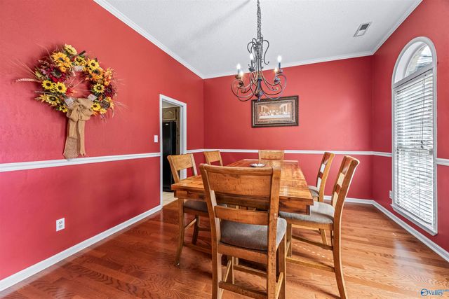 325 Bluff Drive NE, Hartselle, AL 35640