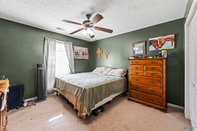 325 Bluff Drive NE, Hartselle, AL 35640