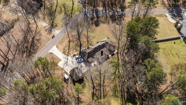 325 Bluff Drive NE, Hartselle, AL 35640