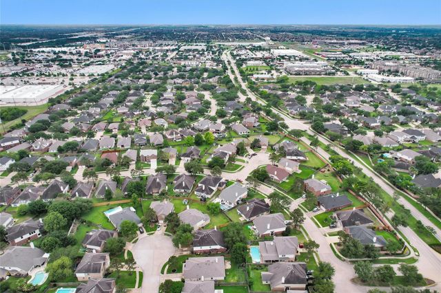 2614 Easton Springs Court, Pearland, TX 77584