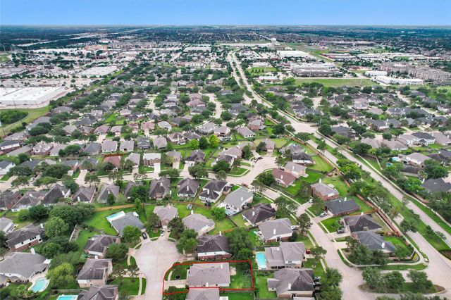 2614 Easton Springs Court, Pearland, TX 77584