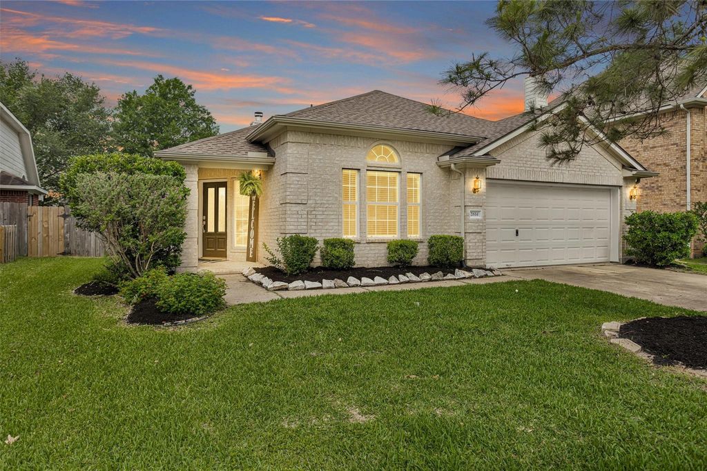 2614 Easton Springs Court, Pearland, TX 77584