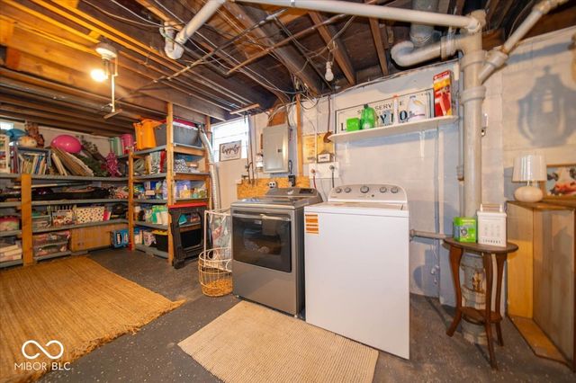 330 Gilbert Avenue, Beech Grove, IN 46107